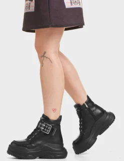 Lamoda Sneakers><noscript><img width=