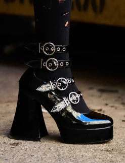 Lamoda Platform><noscript><img width=