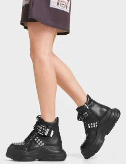 Lamoda Sneakers><noscript><img width=